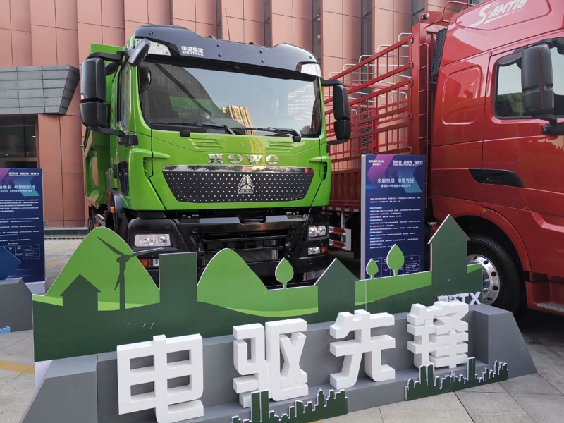 豪沃6×4電驅(qū)橋純電自卸車(chē)