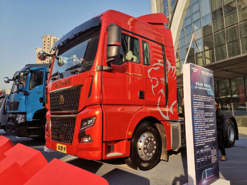 全新一代汕德卡C9H系列6×4牽引車(chē)