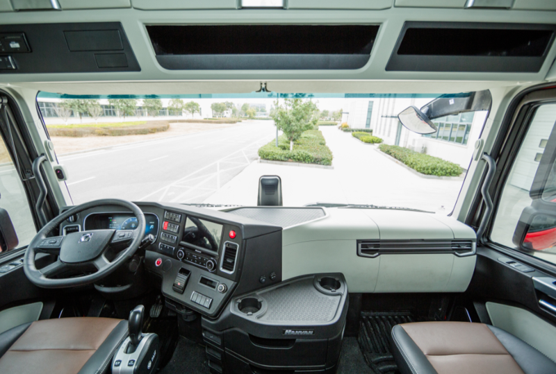 徐工漢風(fēng)P9內(nèi)飾，豪華舒適，人性化設(shè)計很貼心