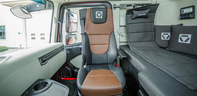 徐工漢風(fēng)P9內(nèi)飾，豪華舒適，人性化設(shè)計很貼心